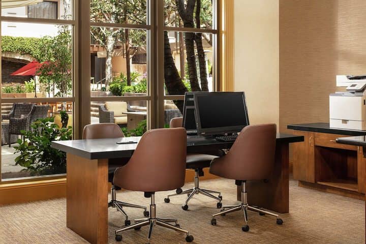 Business Center 56 of 60