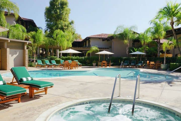 Pool 33 of 60